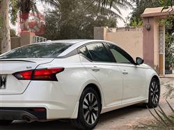 نيسان ألتيما